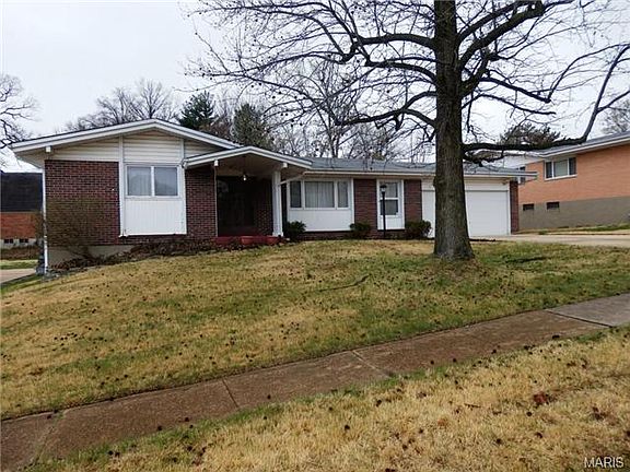 3rd image of 3990 Woodcrest Dr