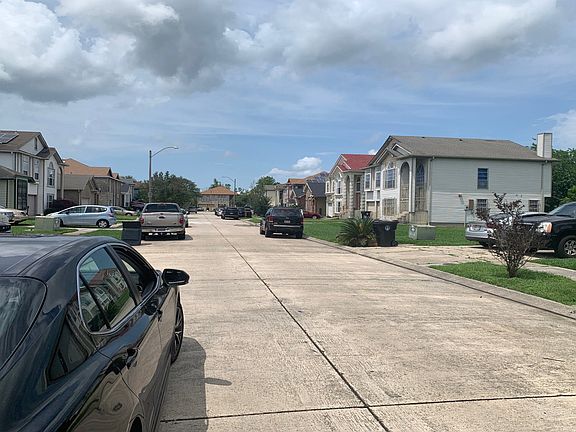5th image of 5631 New England Dr