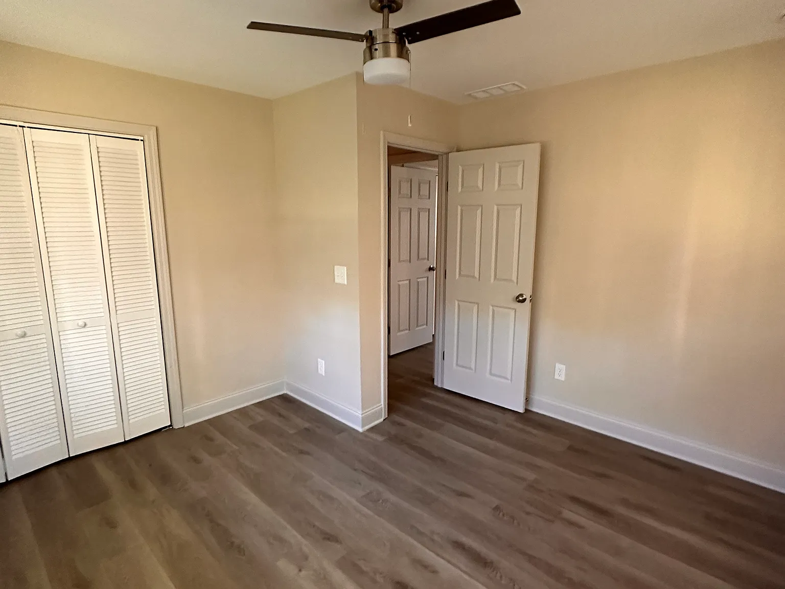 4 bed, 2.5 bath, 1500 sqft, $2,300 — Photo 4