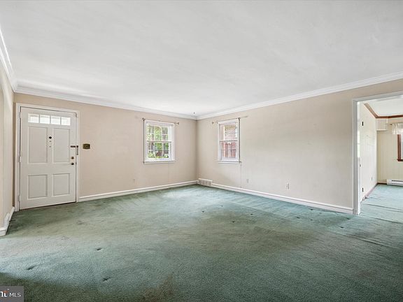 4th image of 825 Cedar Ave