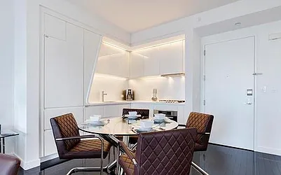 Rented by R New York