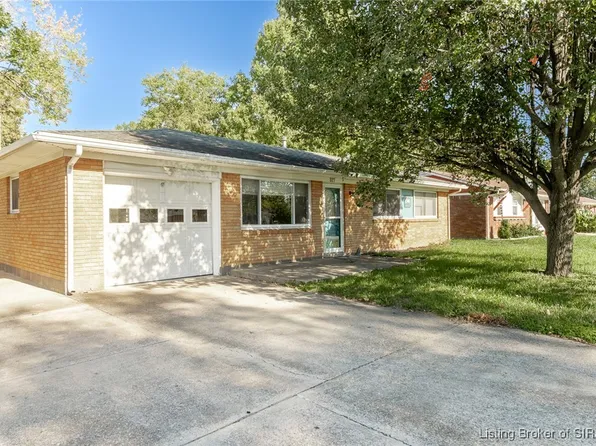 927 Silverwood Drive, Clarksville, IN 47129