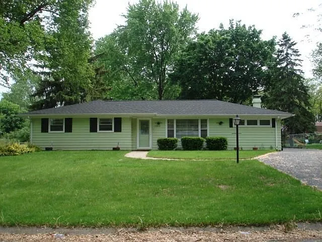 19219 Janet Ave photo 1