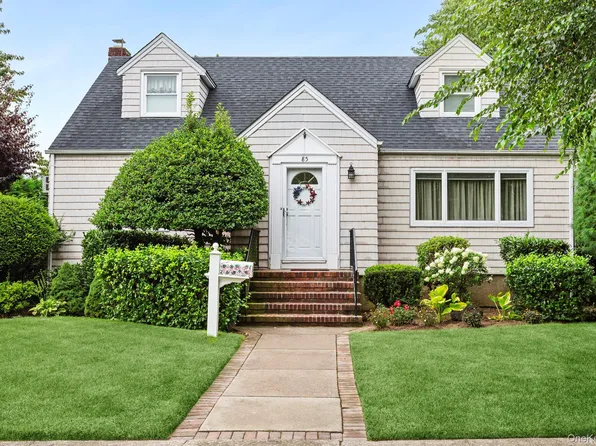 85 Woodlawn Avenue, Valley Stream, NY 11581