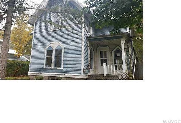 1st image of 49 Hughes St W