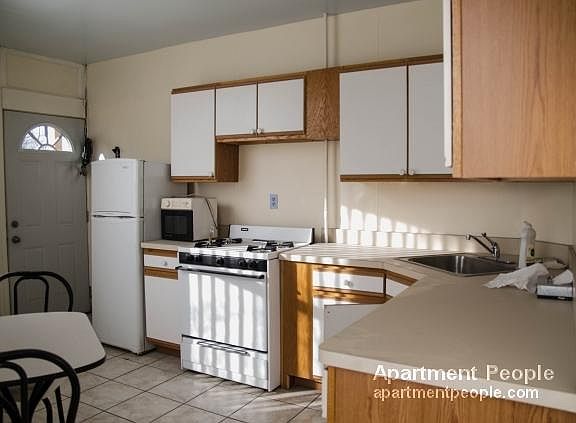 2nd image of 4400 N Milwaukee Ave #1A