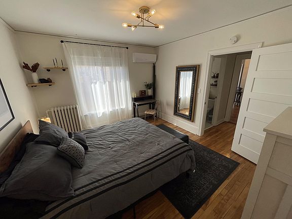 3rd image of 1222 Saint Clair Ave