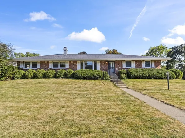 1401 Bird Ct, Normal, IL 61761