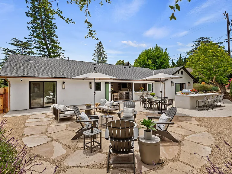 2402 Calle Montilla — Photo 20