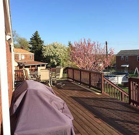 3rd image of 805 Lynda Ln