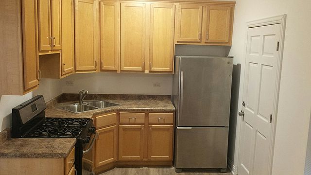 2nd image of 1062 W Granville Ave #18