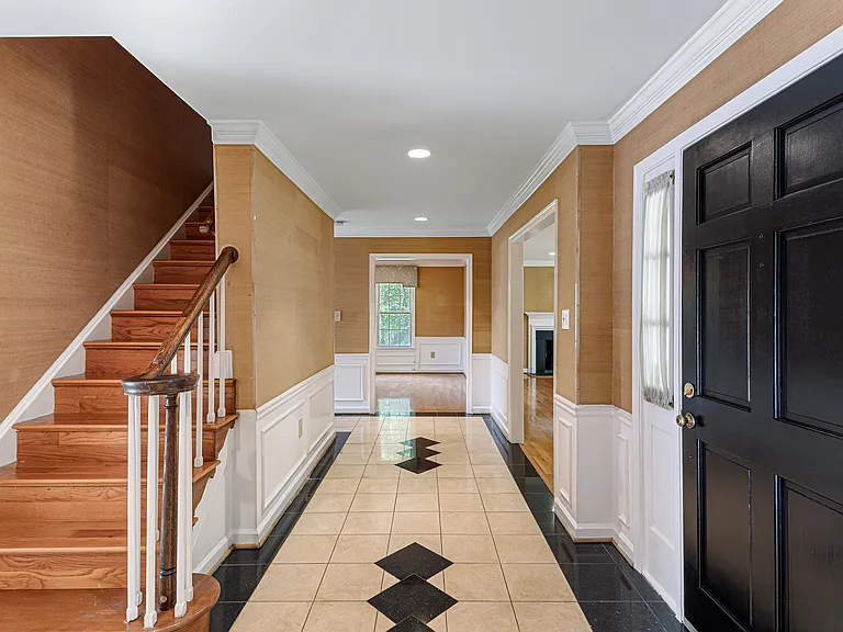 7416 Royal Dominion Dr — Photo 5