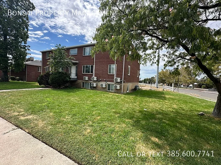 997 Chapel Dr #6 — Photo 8