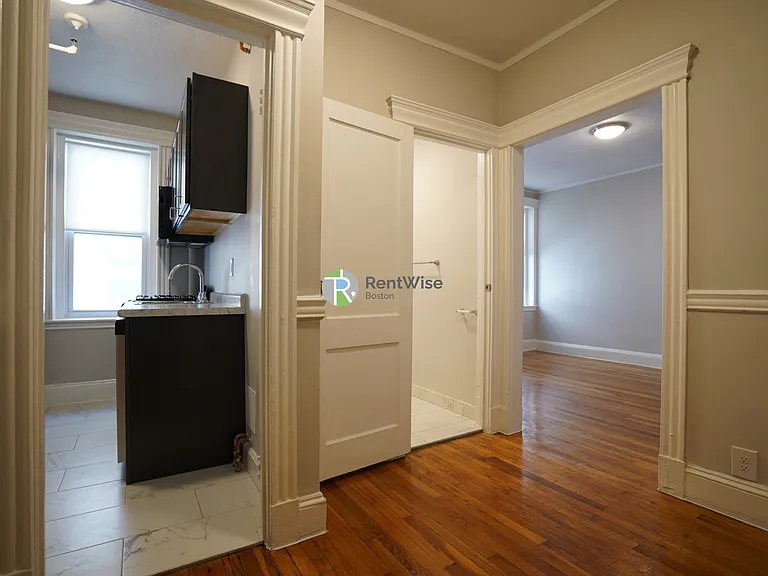 366 Riverway St #22 — Photo 8