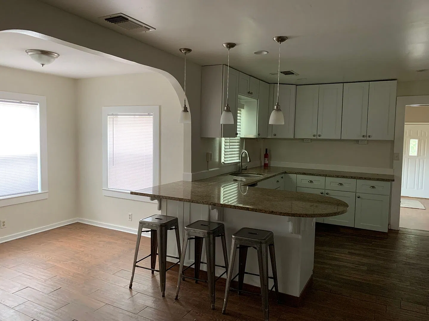 Charming Country Home — Photo 3