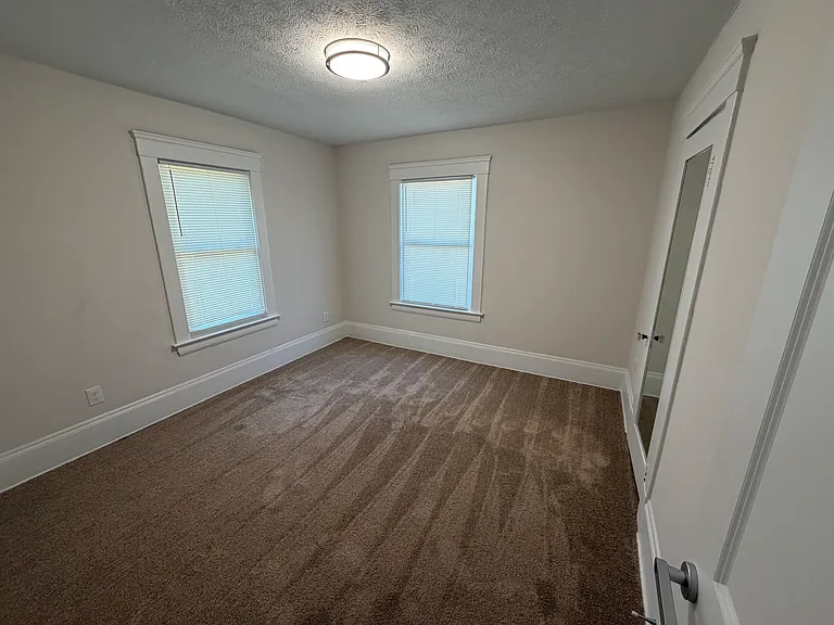 10524 Lee Ave — Photo 11