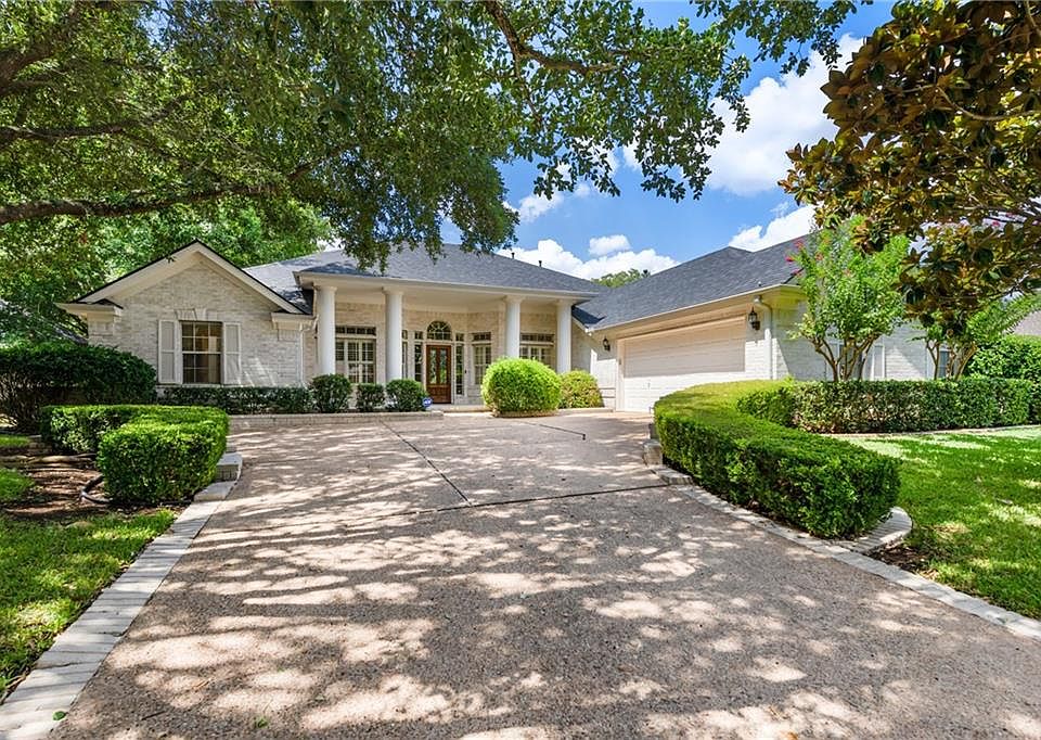 1st image of 10916 River Plantation Dr