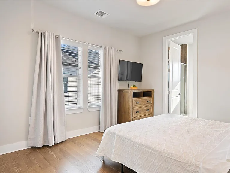 1411 Town Creek Dr #4 — Photo 35
