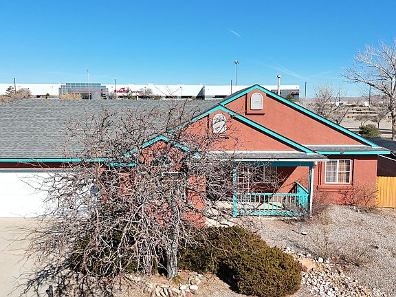 3rd image of 7417 Mackenzie Dr NE