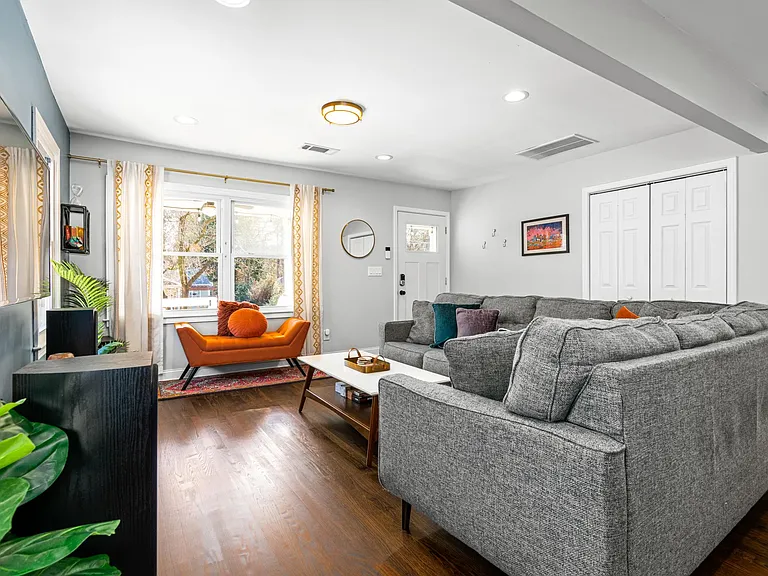 1108 Napier St SE — Photo 43