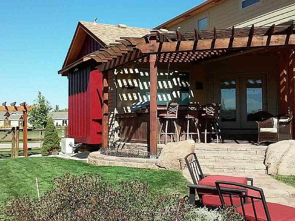 Outdoor Kitchen and Grill