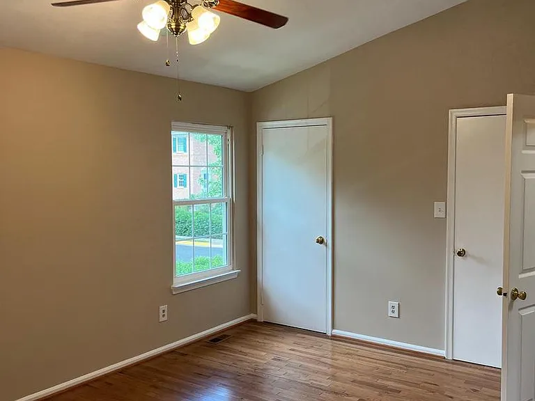 8565 Enochs Dr — Photo 6