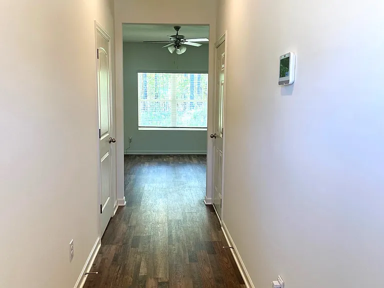 252 Chelsea Park Dr — Photo 2