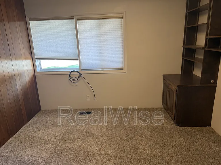 710 NW Midland Ave — Photo 31