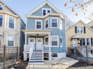 6129 N Ravenswood Ave, Chicago, IL