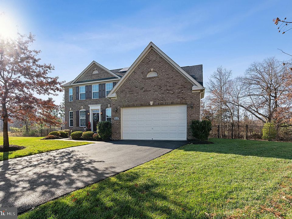 1st image of 814 Bleak Hill Pl