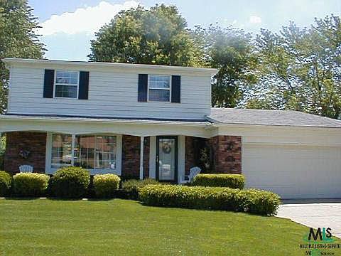 1st image of 1055 Roslyn St