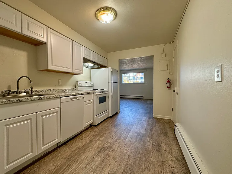 1363 S Coffman St #D — Photo 4