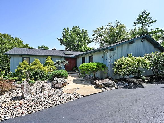 3rd image of 3057 Saddleback Dr