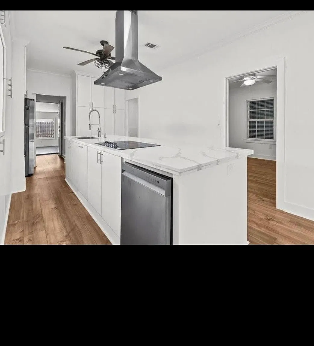 9 bed, 2016 sqft, $800 — Photo 4