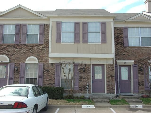 1st image of 621 Carriagehouse Ln APT 7