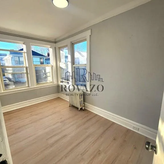 100 Smith St #2 — Photo 4