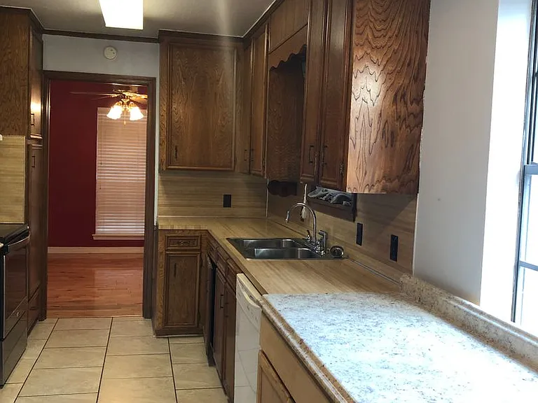10114 Village Green Dr — Photo 6