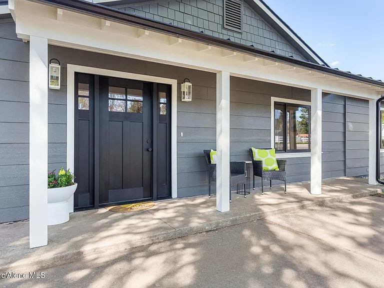 1431 E Miles Ave #A — Photo 3