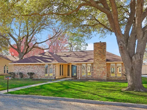 3604 Macbey Dr, Corinth, TX 76208