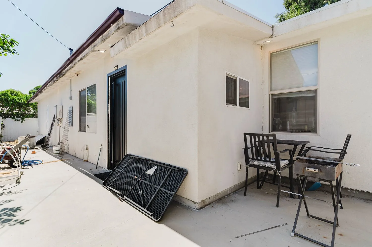 3 bed, 1200 sqft, $3,800 — Photo 2
