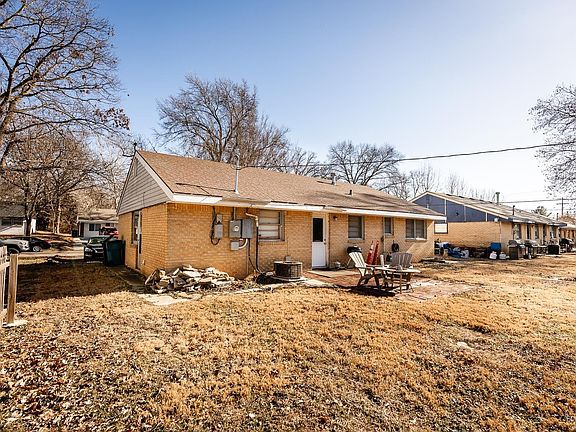 3rd image of 1415 Hartford Rd