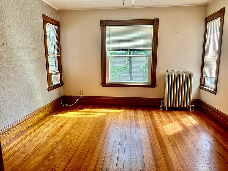 465 Auburn St #1 — Photo 8