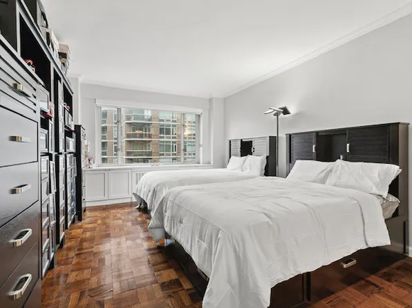 166 East 63rd Street image 5 of 8