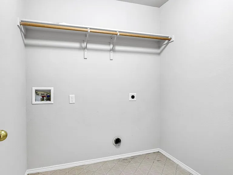 9641 Olivia Dr — Photo 15