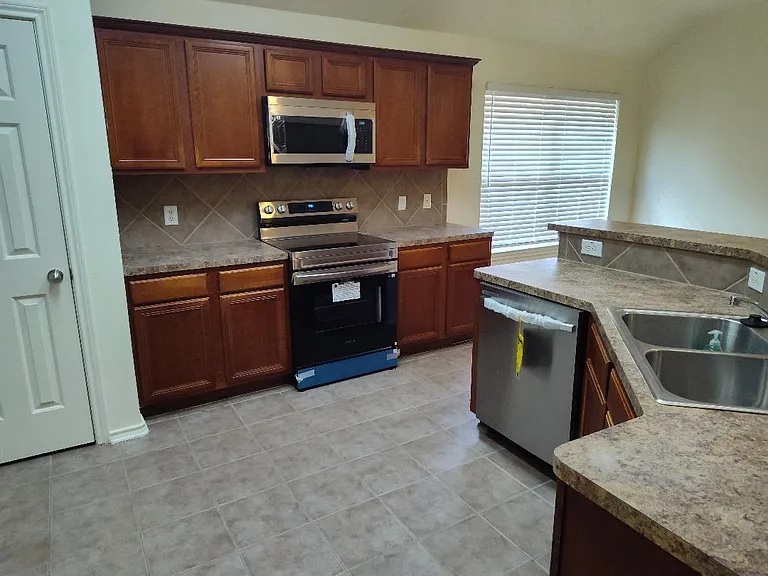 6327 Bonnie Chase Ln — Photo 10