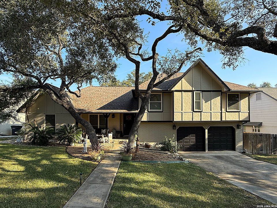 1st image of 12518 Chateau Forest