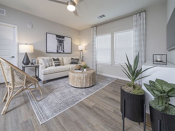 2nd image of 3030 Ascend Oak St #302