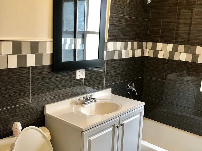 5437 W Monroe St #1 — Photo 6