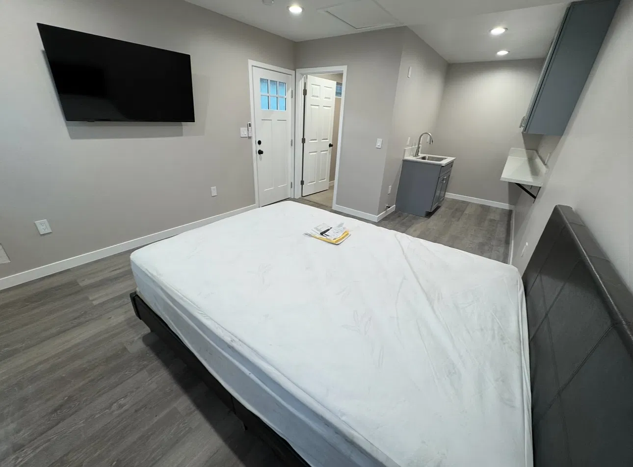 Studio, 285 sqft, $1,450 — Photo 2