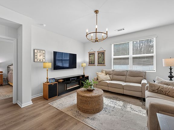 4th image of 219 Addison Ave